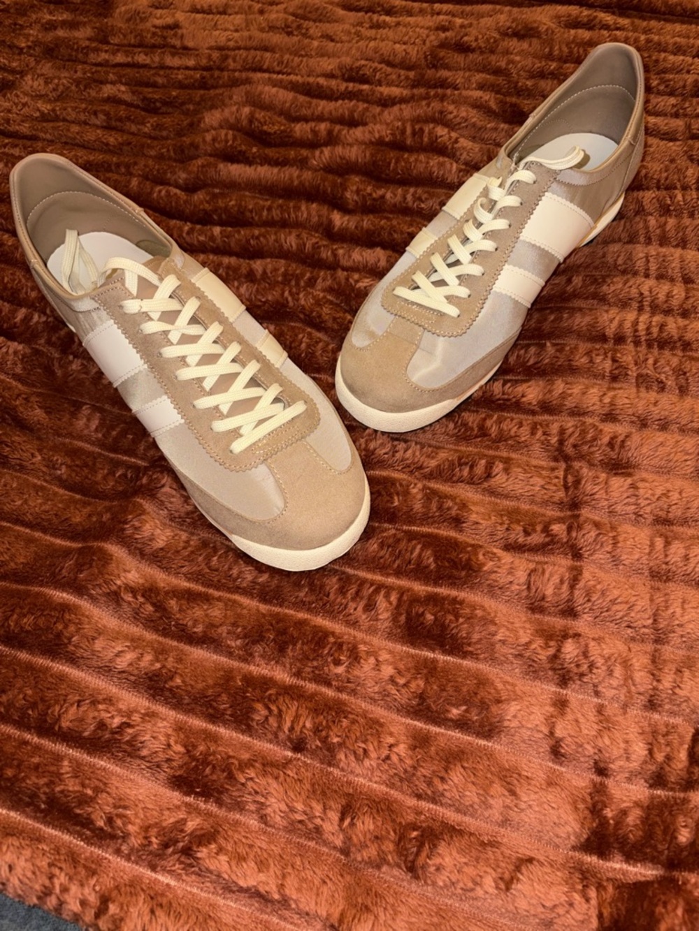 Madden Girl Beige and White Low-Top Sneakers